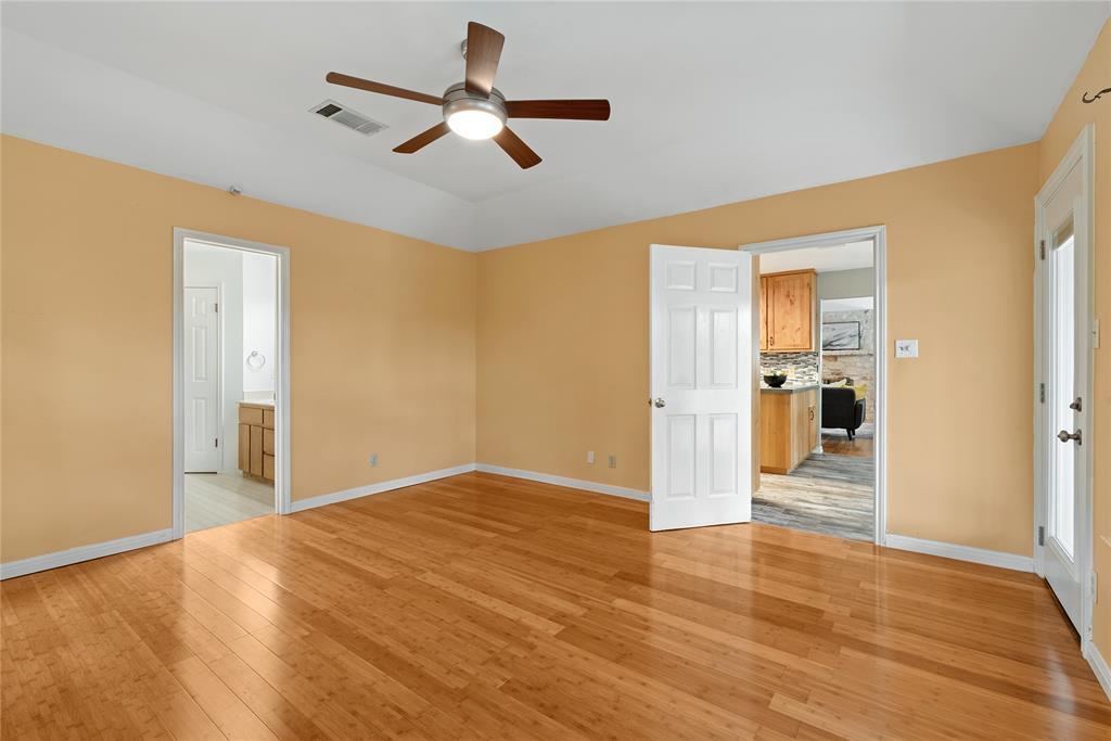 104 Tonkawa Cv, Kyle, TX 78640