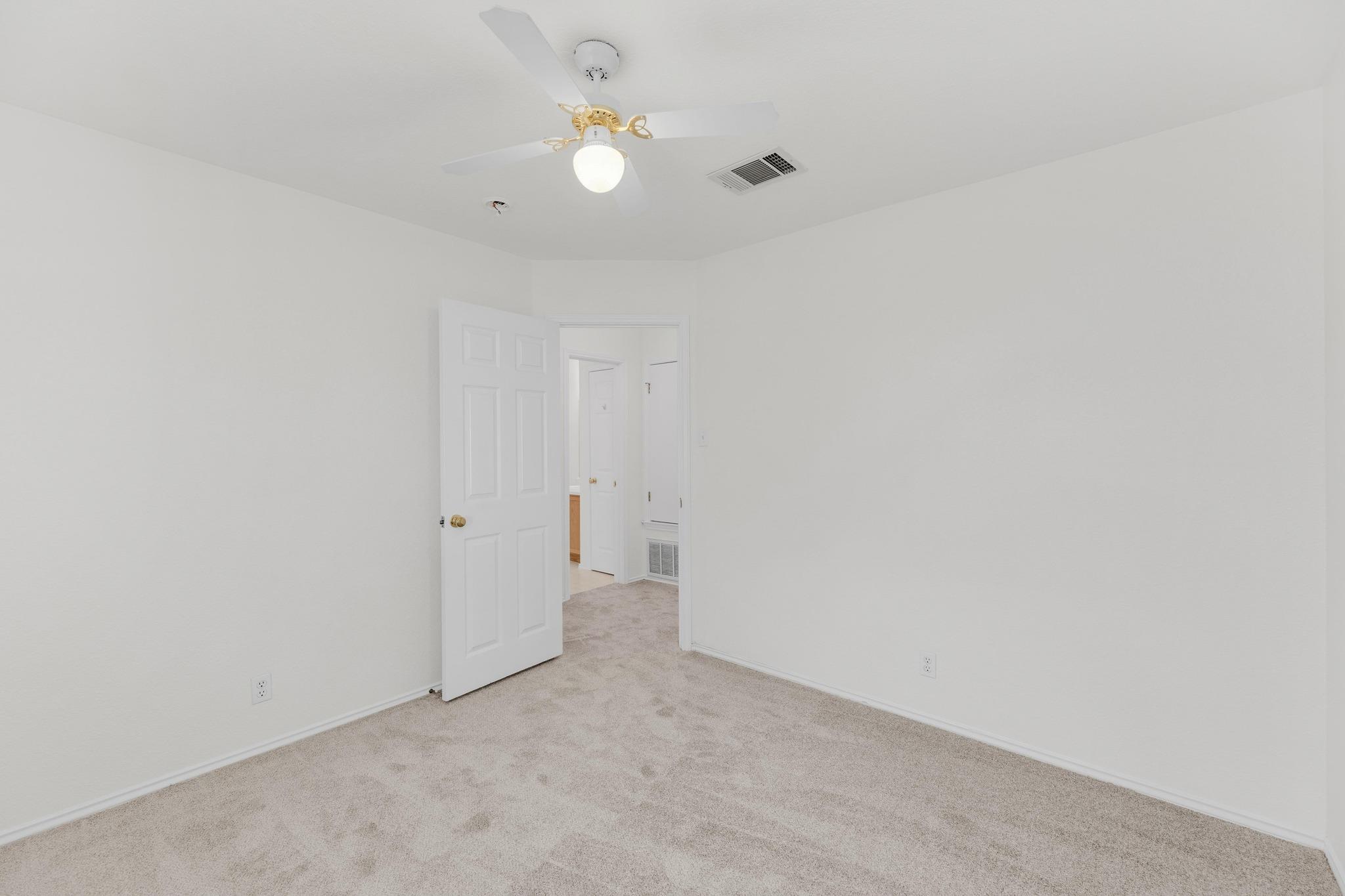 104 PRESIDIO Dr, Leander, TX 78641