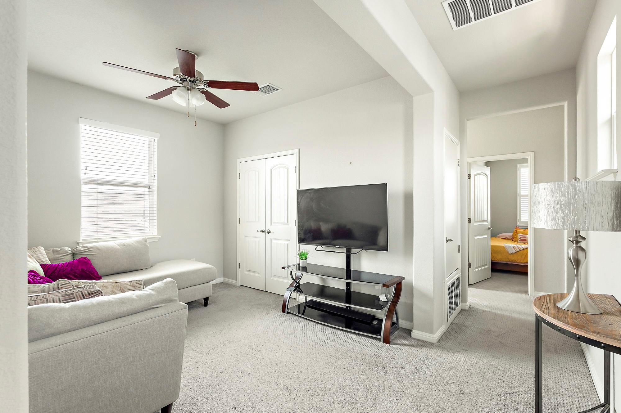 5701 Baythorne Dr, Austin, TX 78747