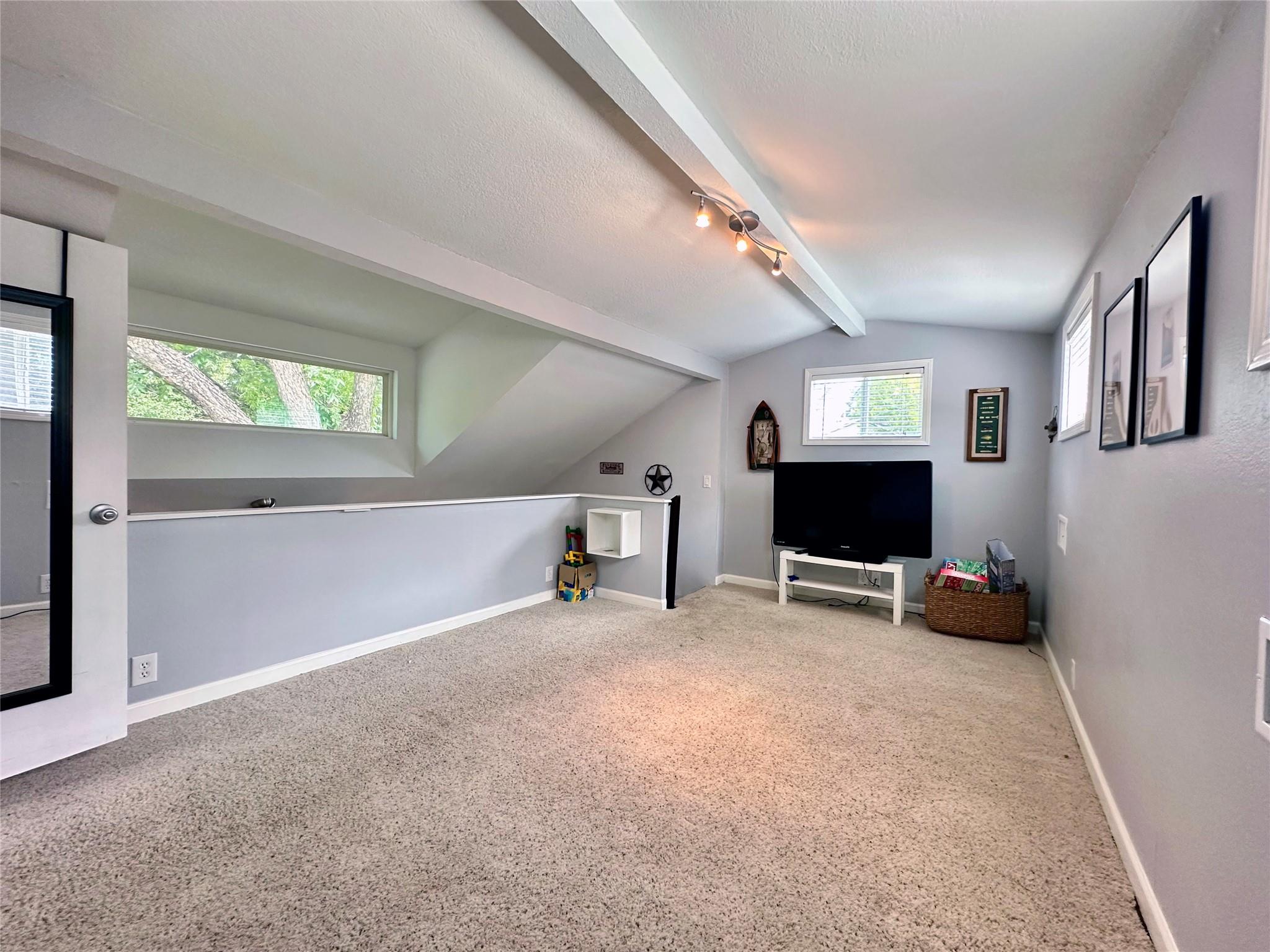 1318 Contour Dr, Burnet, TX 78611