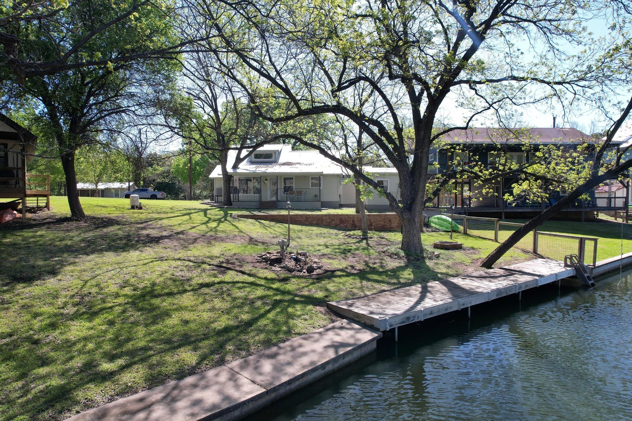 1318 Contour Dr, Burnet, TX 78611