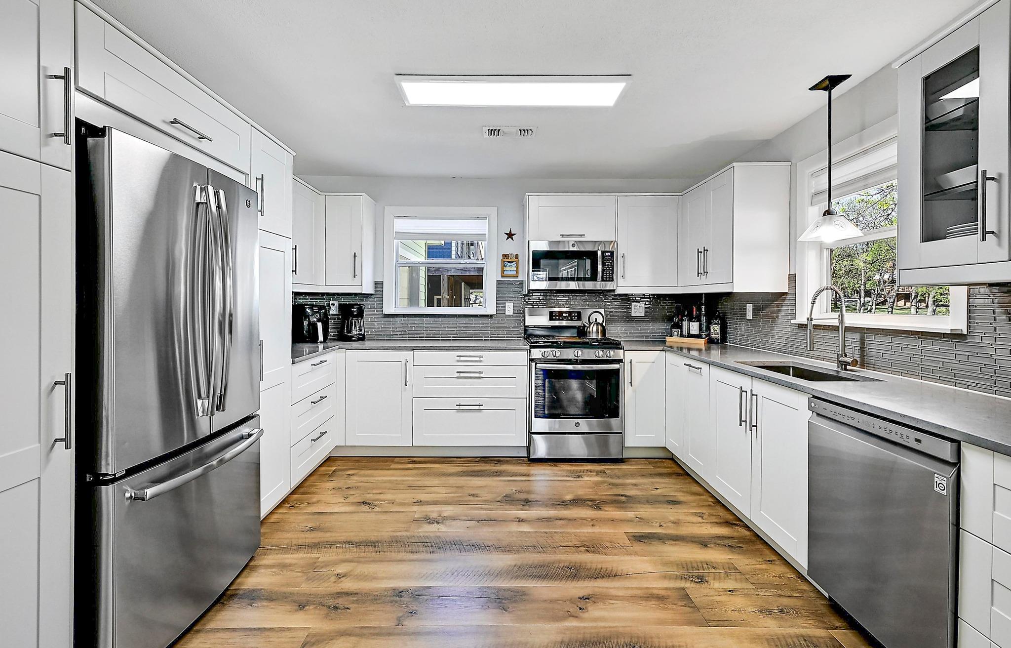 1318 Contour Dr, Burnet, TX 78611