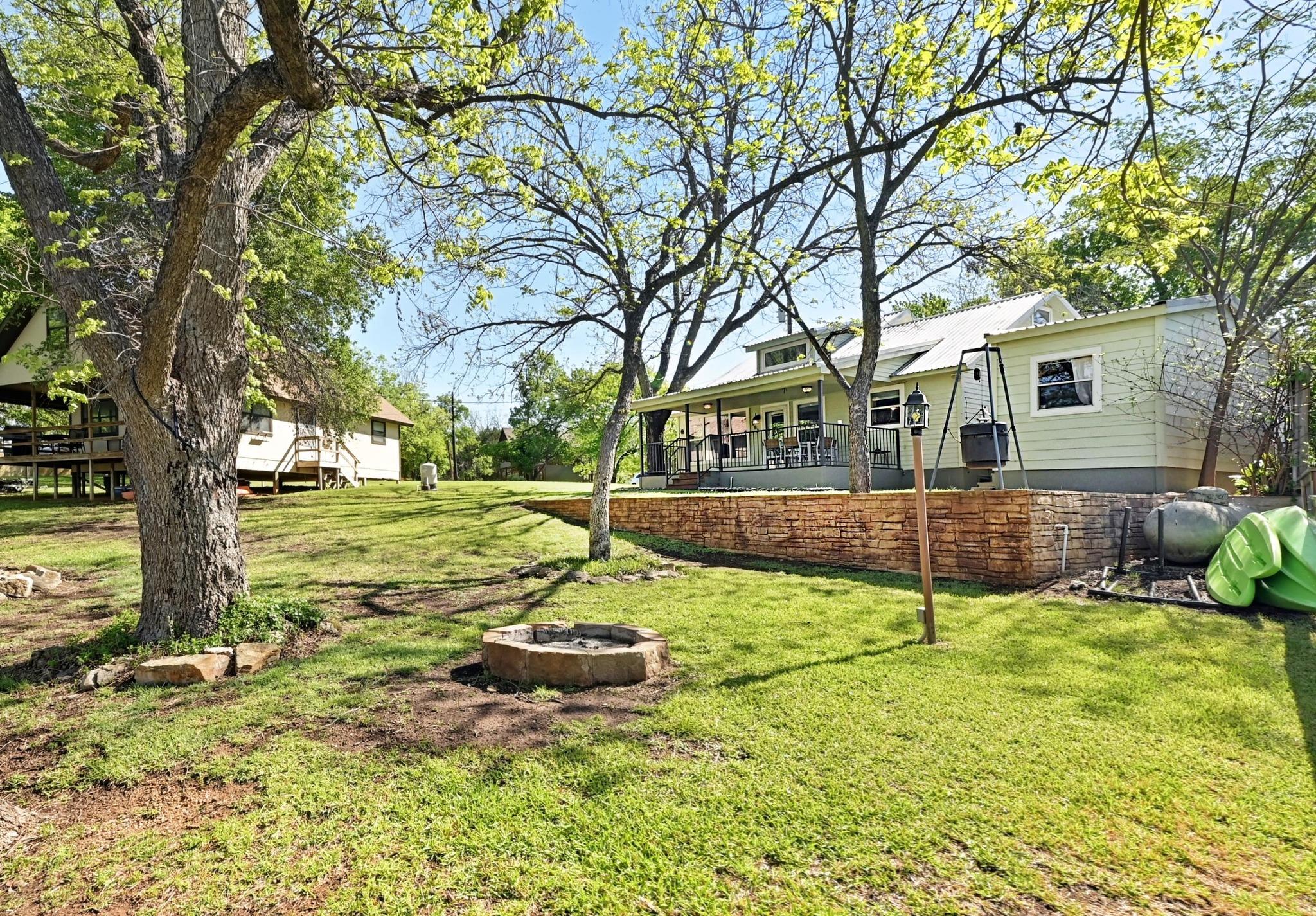 1318 Contour Dr, Burnet, TX 78611