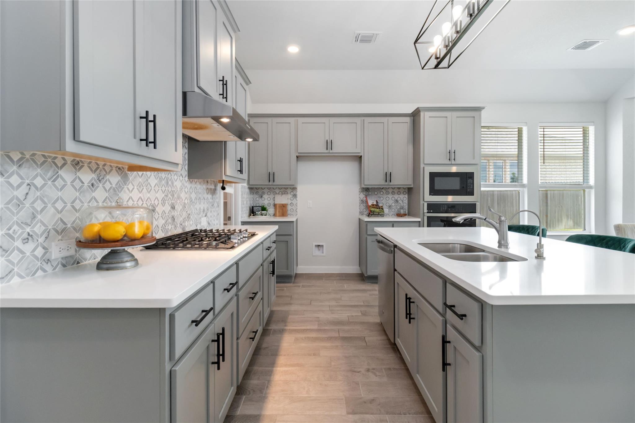 1109 Sweetspire St, Leander, TX 78641