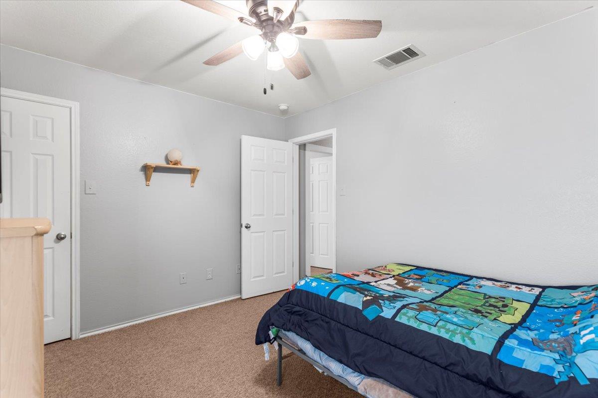107 Jefferson Cv, Elgin, TX 78621