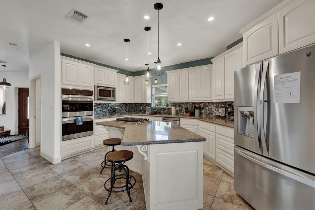 3811 Potters Creek, Canyon Lake, TX 78133