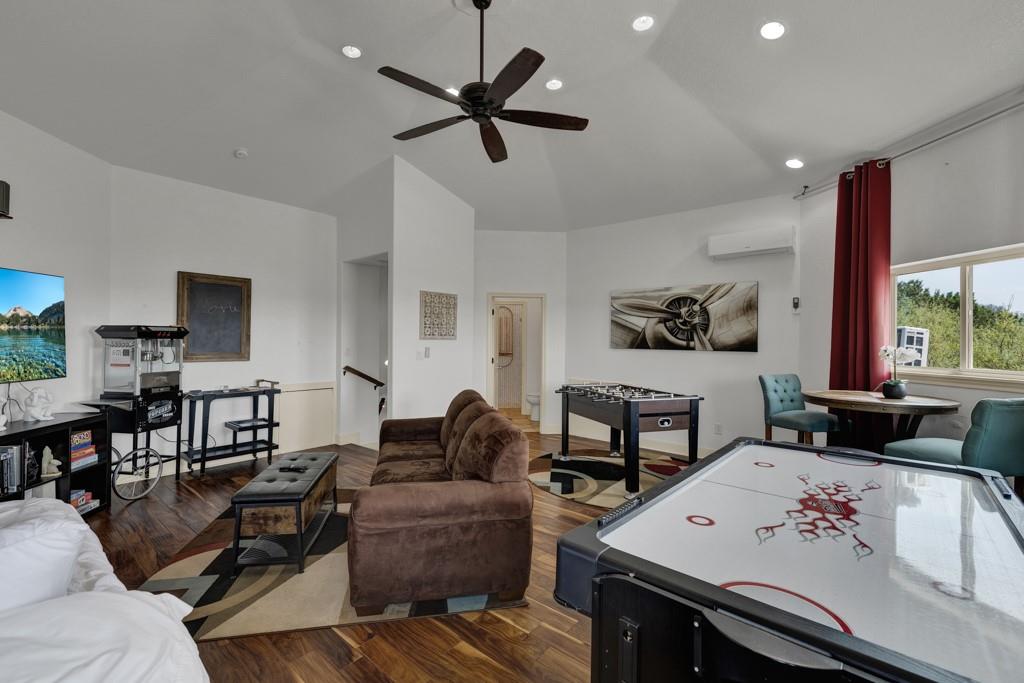 3811 Potters Creek, Canyon Lake, TX 78133