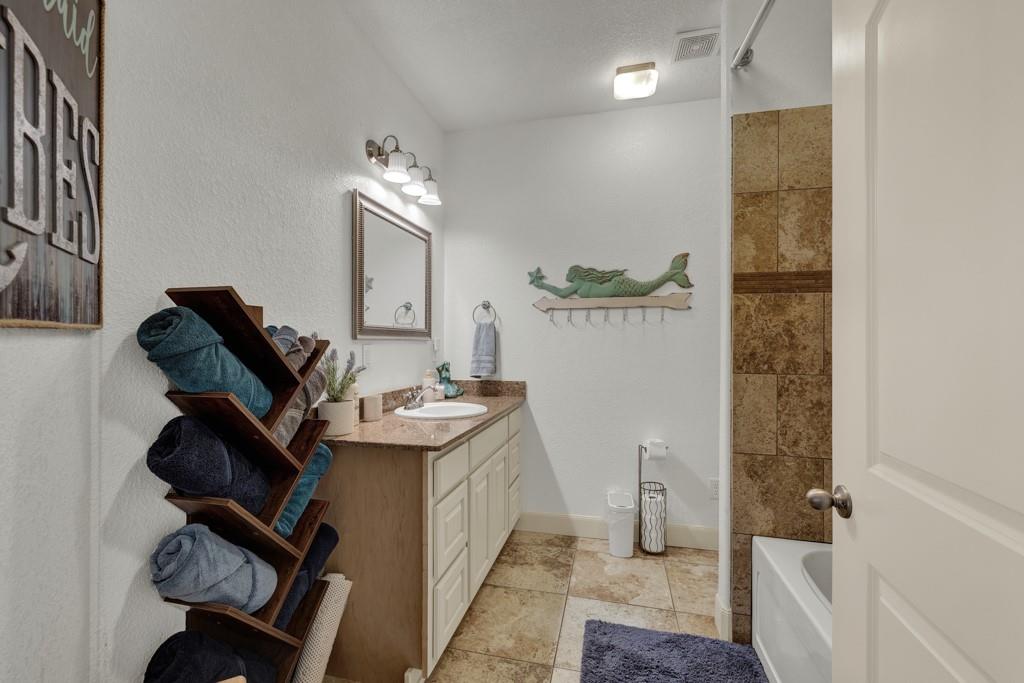 3811 Potters Creek, Canyon Lake, TX 78133