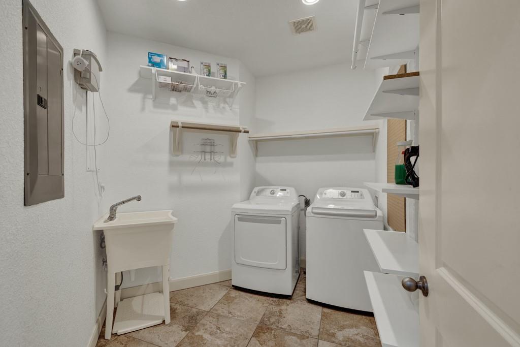 3811 Potters Creek, Canyon Lake, TX 78133