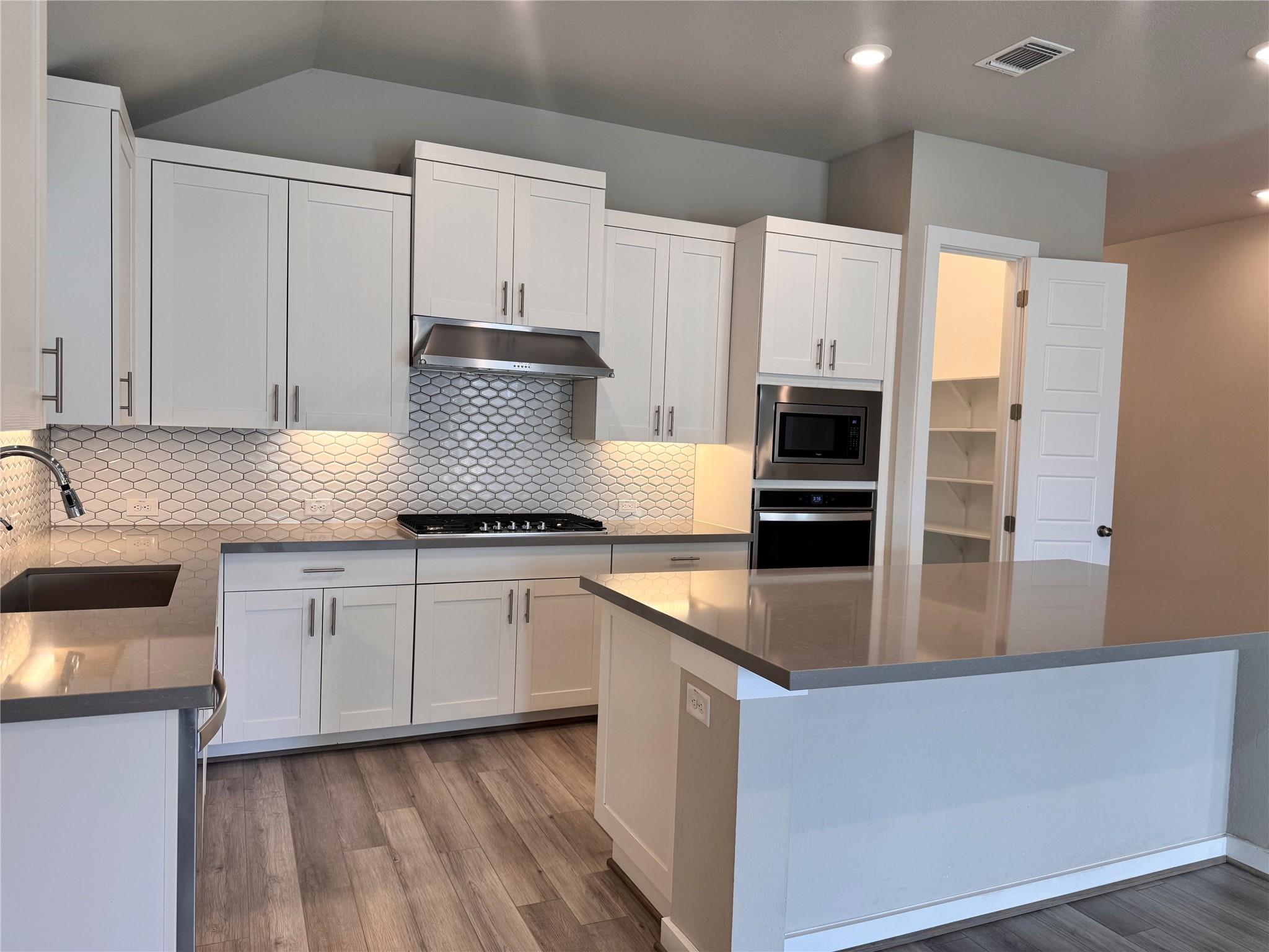 4342 Frankfurt Ln, Round Rock, TX 78665