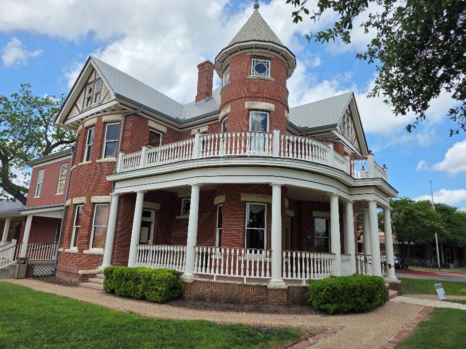 2874 Fm 1704, Elgin, TX 78621