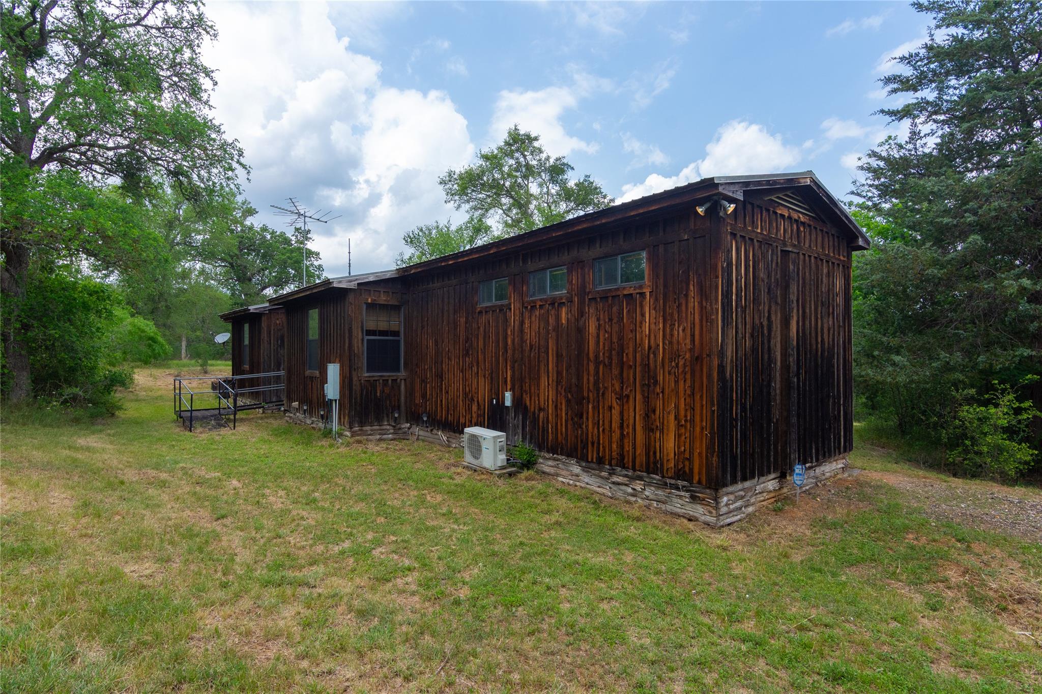 2874 Fm 1704, Elgin, TX 78621