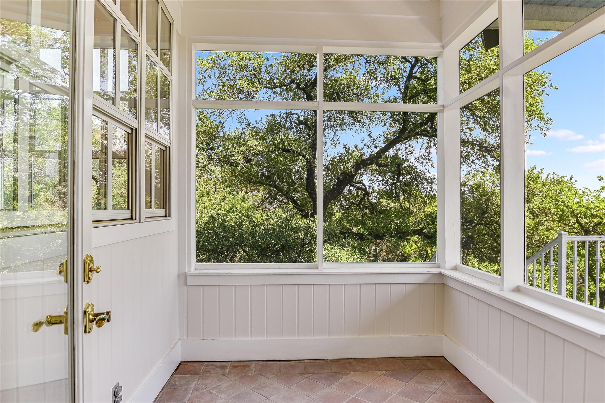 1 Hedge Ln, Austin, TX 78746