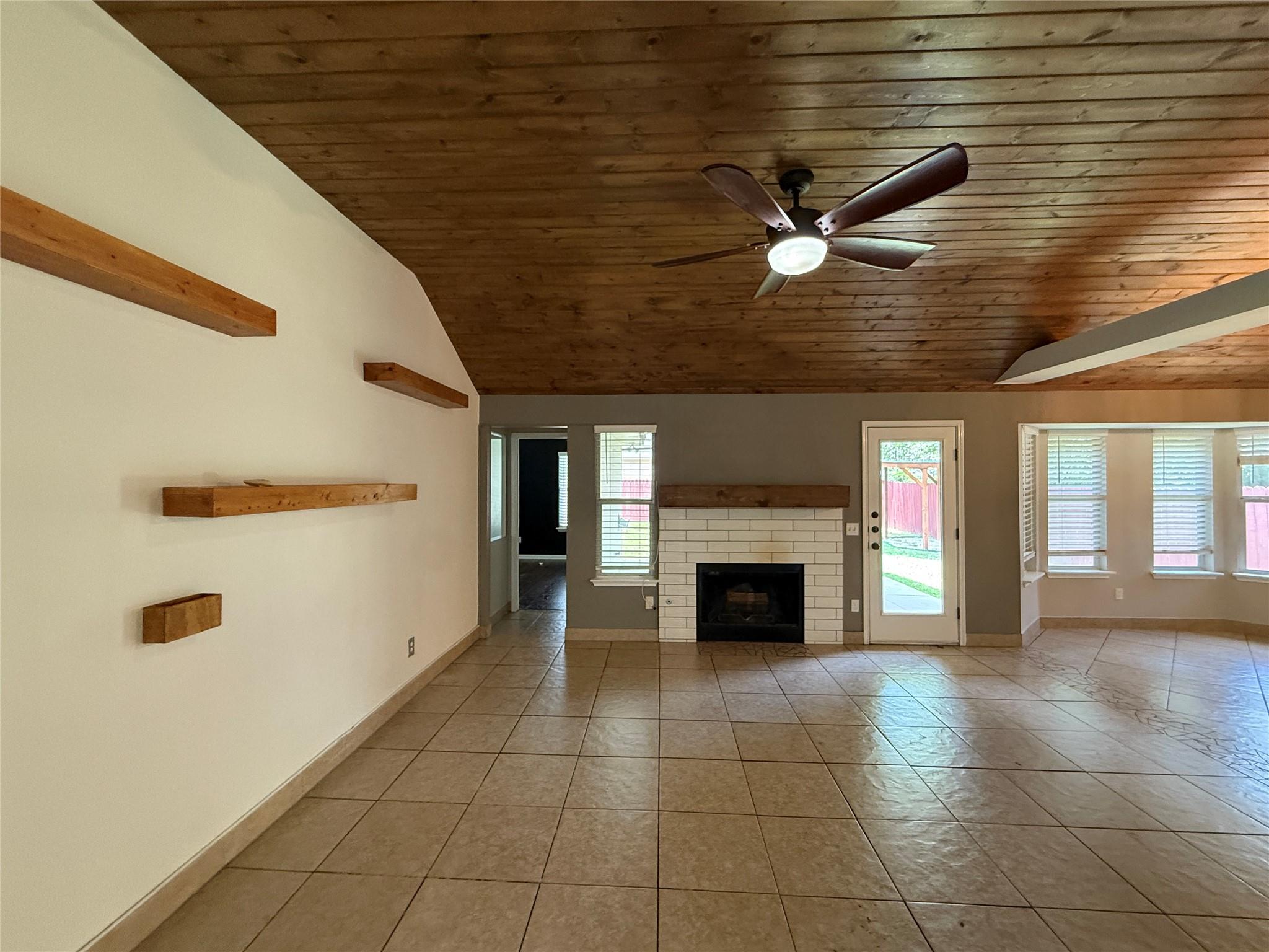 501 Morning Dove Dr, Hutto, TX 78634