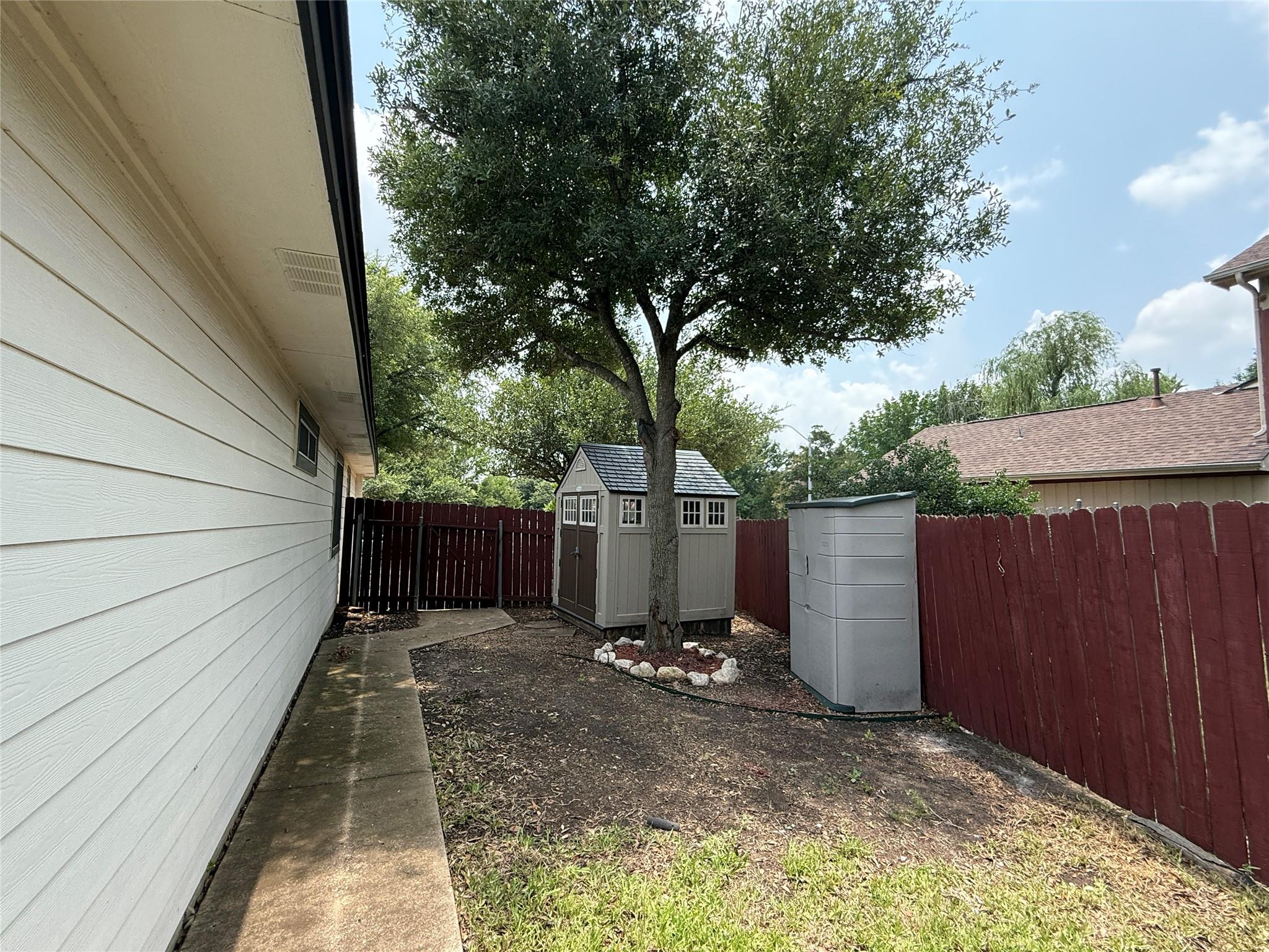 501 Morning Dove Dr, Hutto, TX 78634