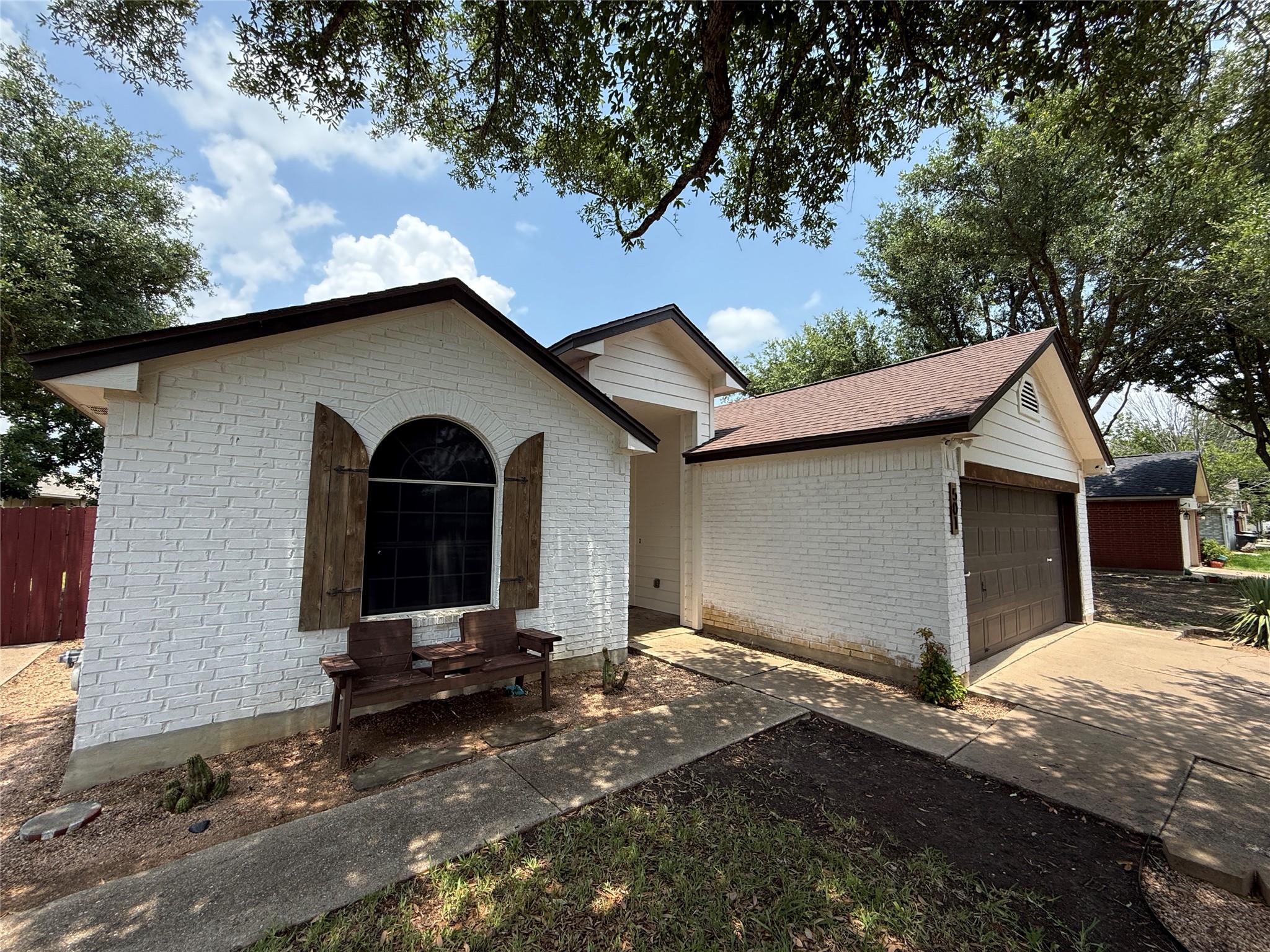 501 Morning Dove Dr, Hutto, TX 78634