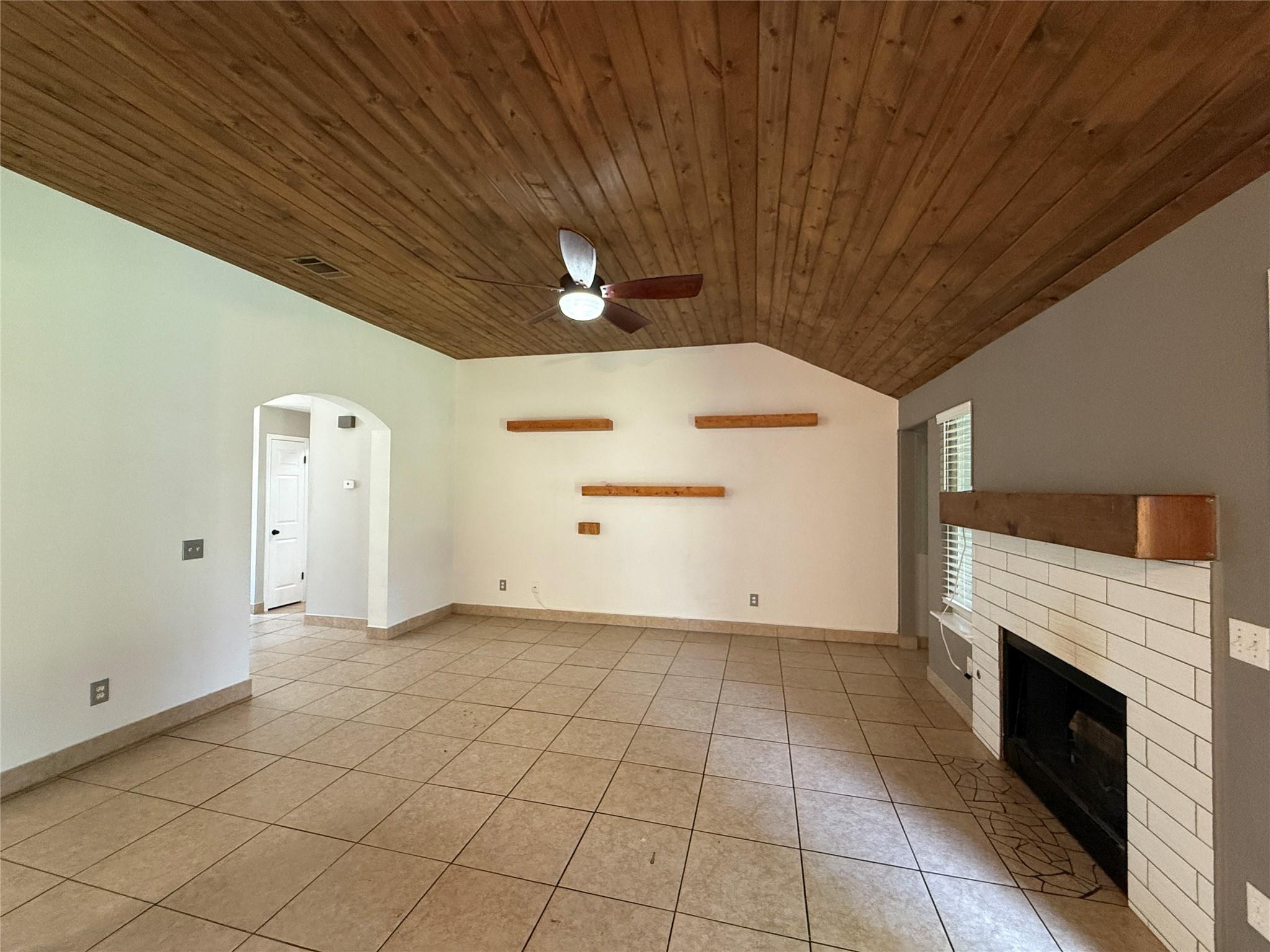 501 Morning Dove Dr, Hutto, TX 78634