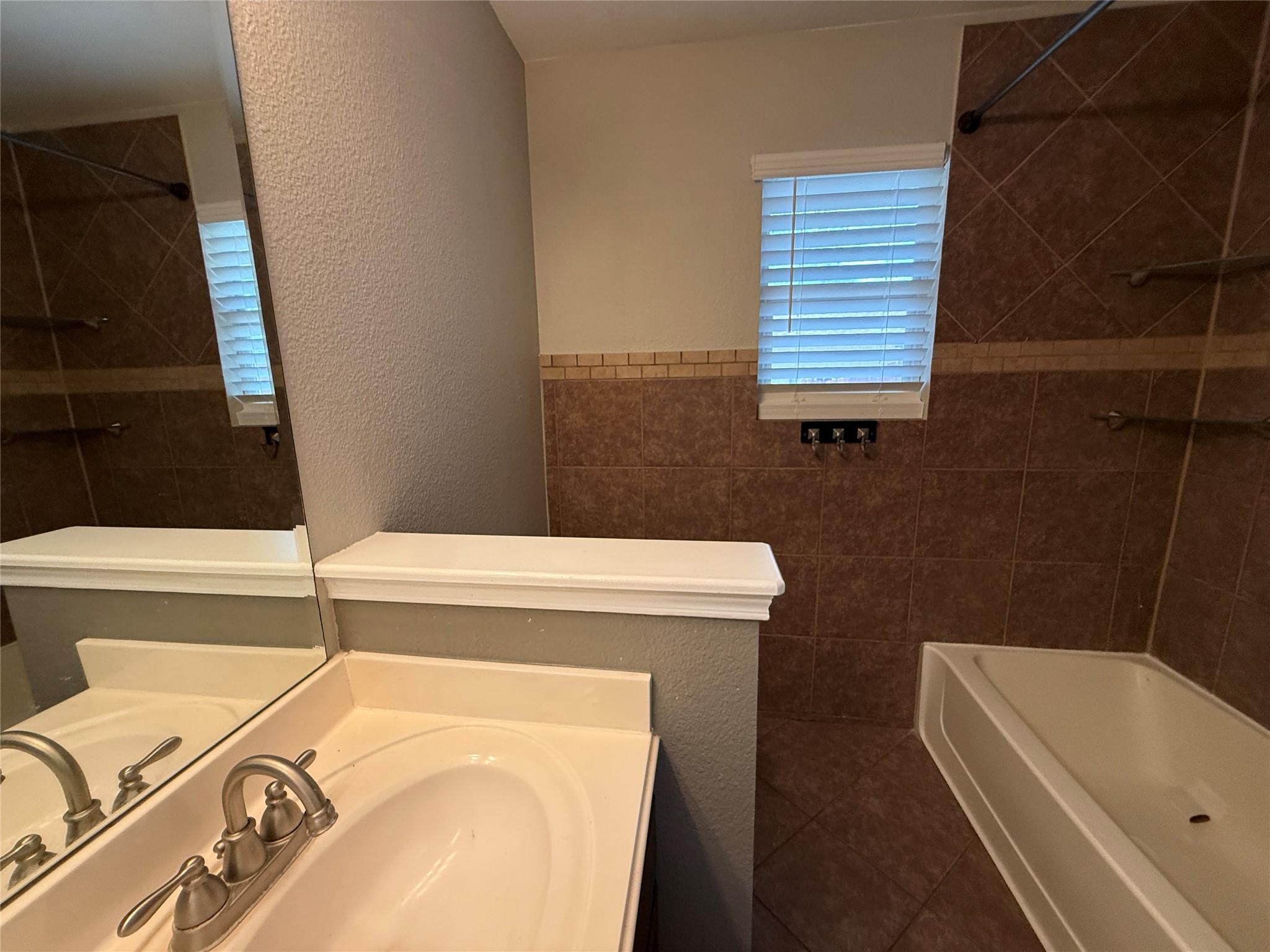 501 Morning Dove Dr, Hutto, TX 78634