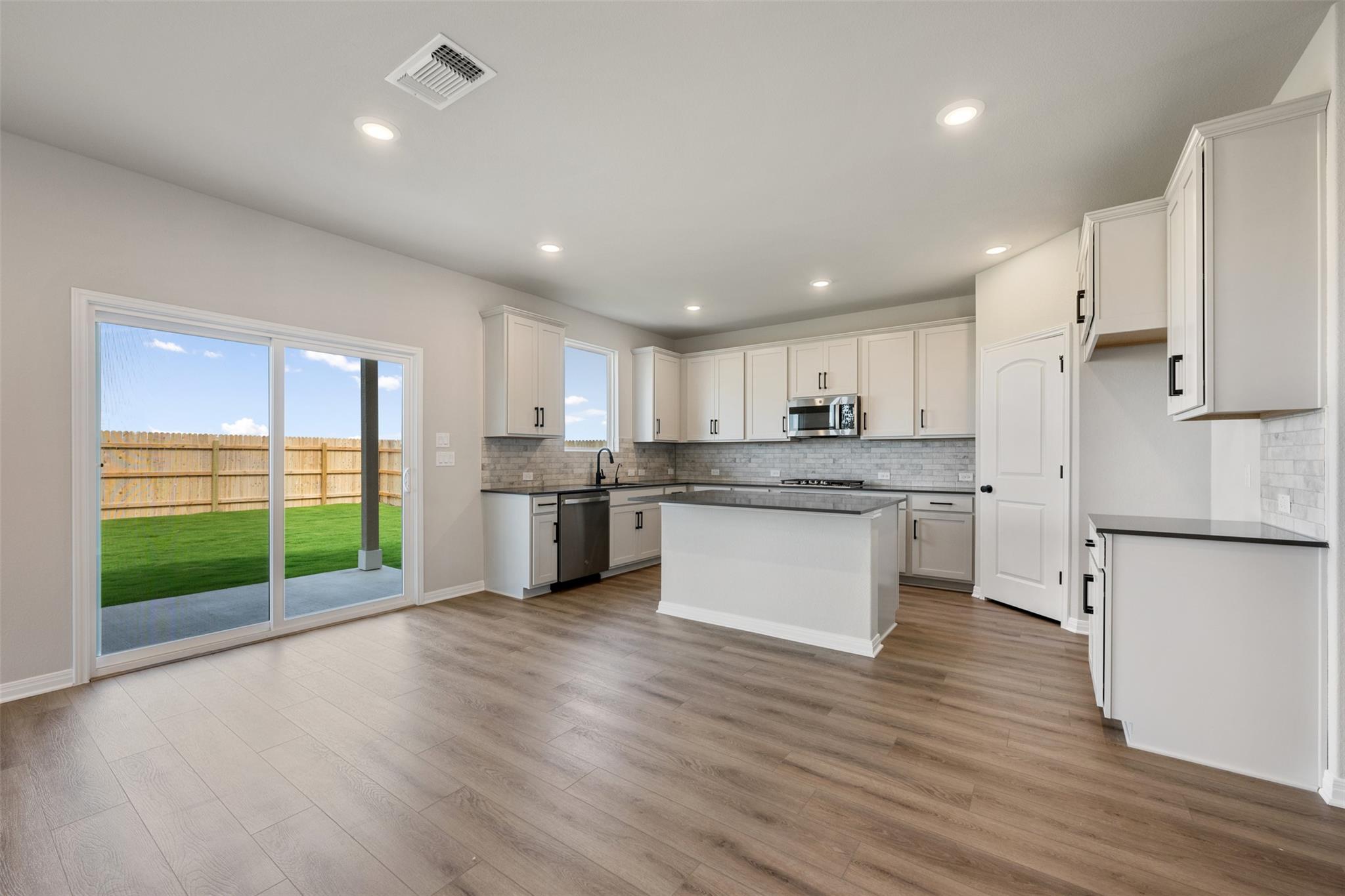 120 Prairie Falls Dr, Hutto, TX 78634