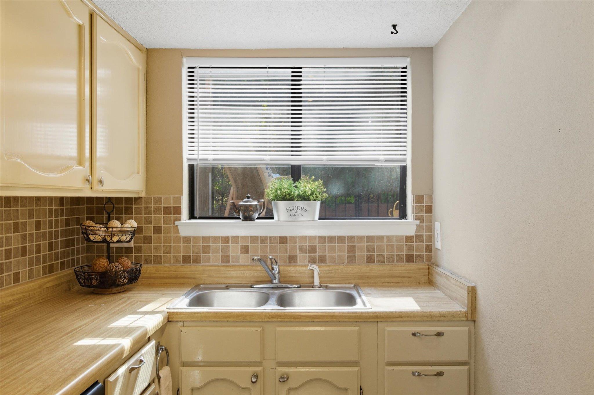 821 Old Ranch Rd 12 Rd, San Marcos, TX 78666