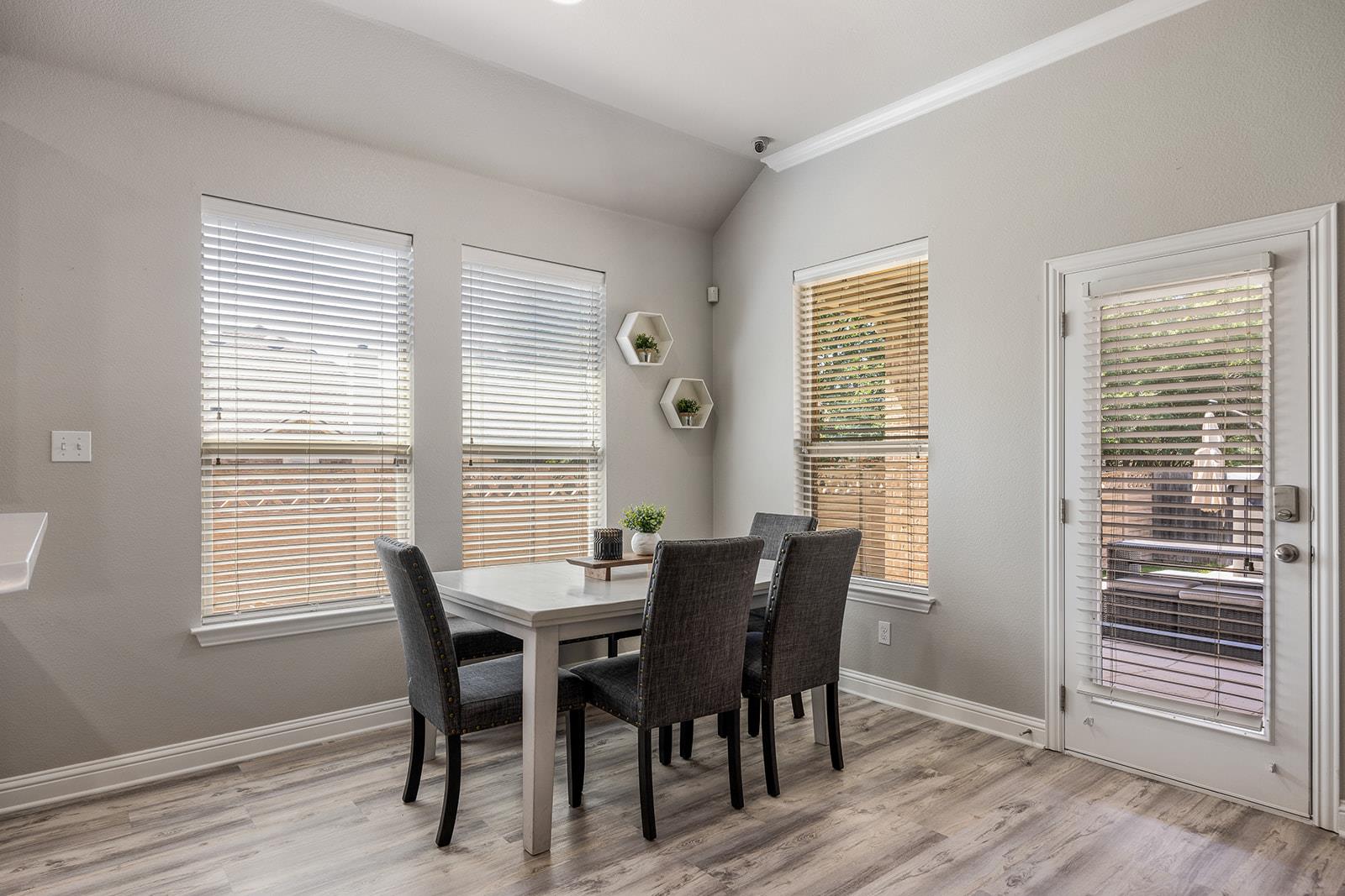 902 Fork Ridge Path, Round Rock, TX 78665