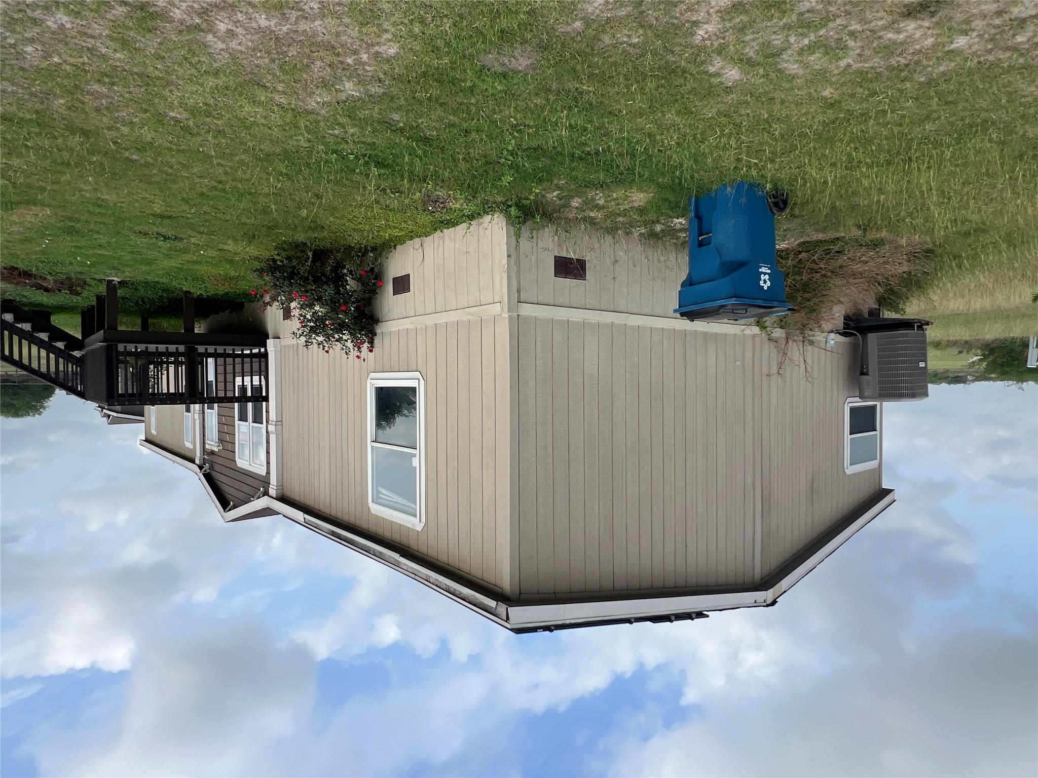 1020 Casa Blanca Dr, Sinton, TX 78387
