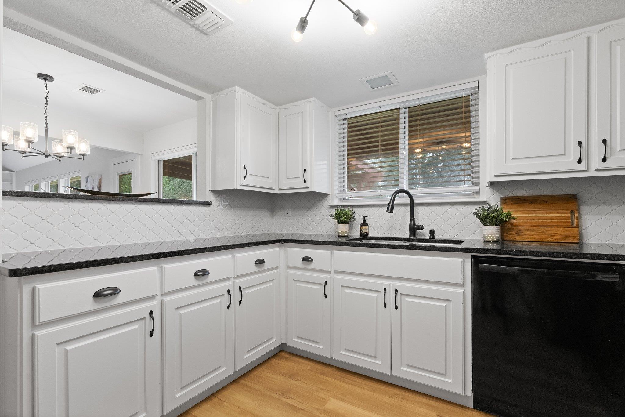 10416 Doering Ln, Austin, TX 78750