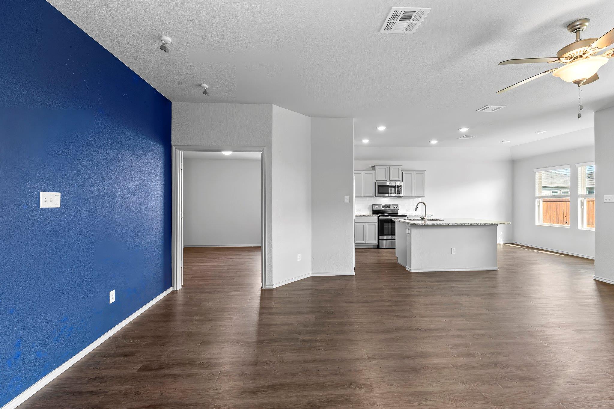 203 Helen Rd, Hutto, TX 78634