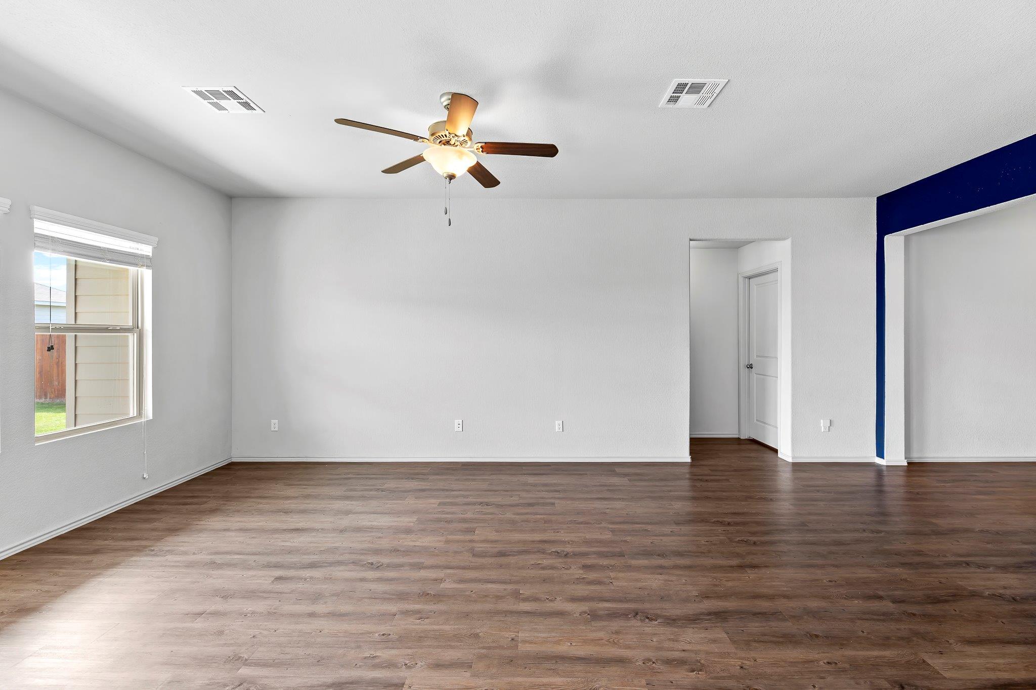 203 Helen Rd, Hutto, TX 78634