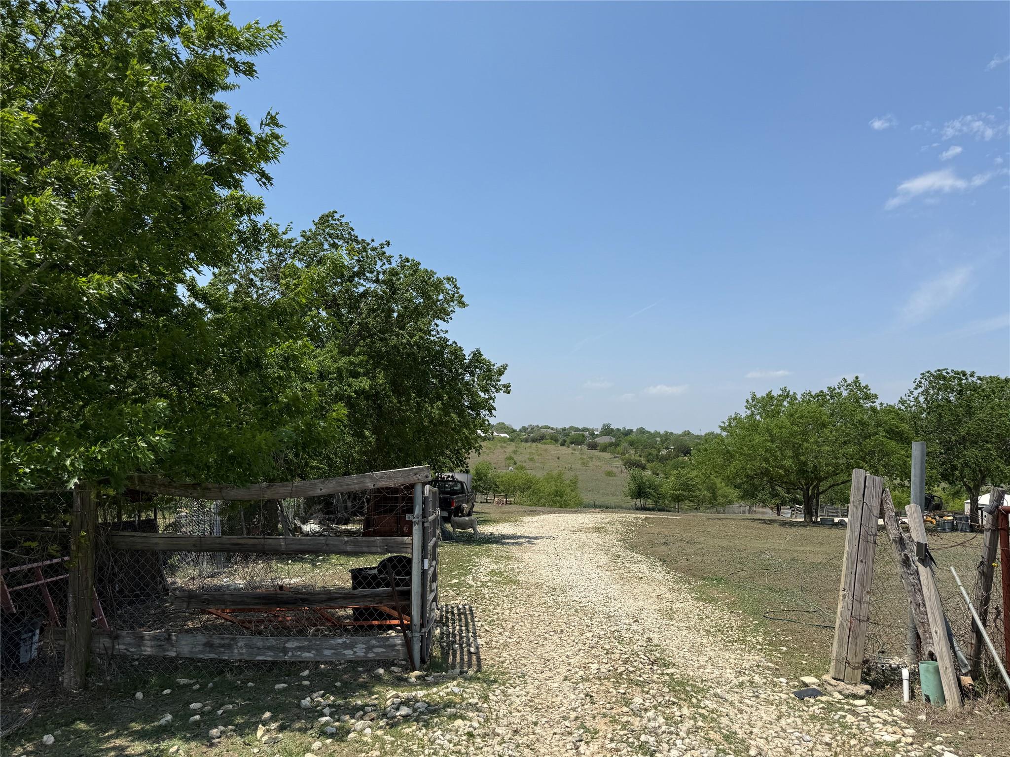 1796 County Road 139 Rd, Hutto, TX 78634