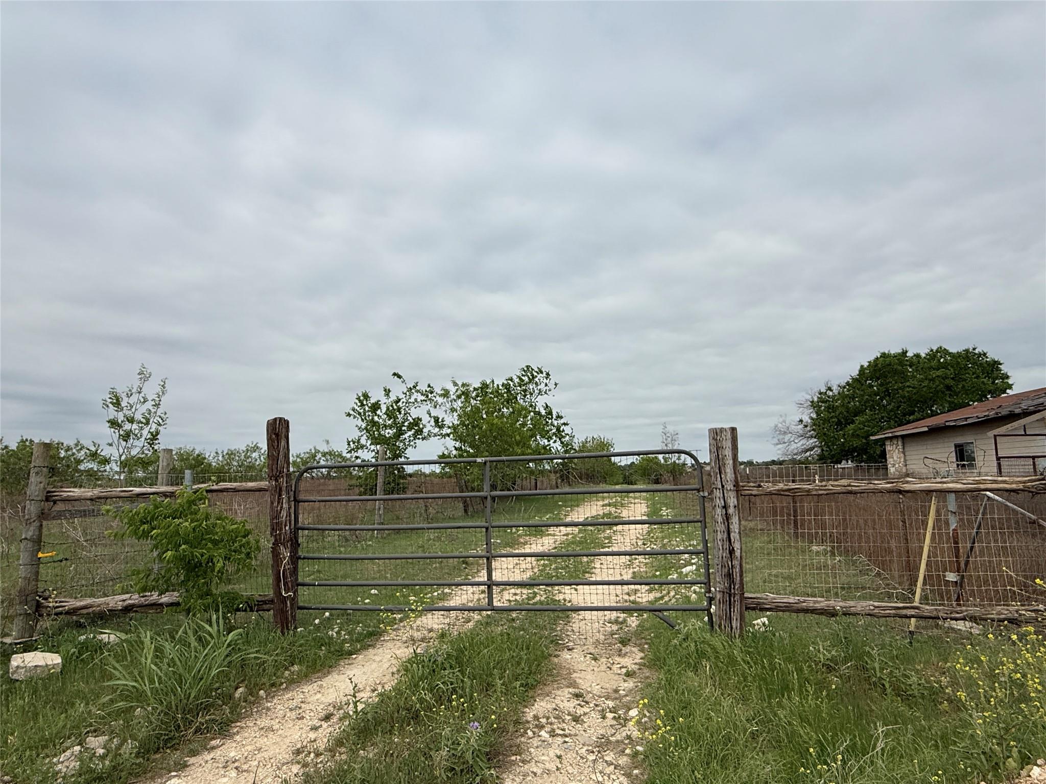 1796 County Road 139 Rd, Hutto, TX 78634
