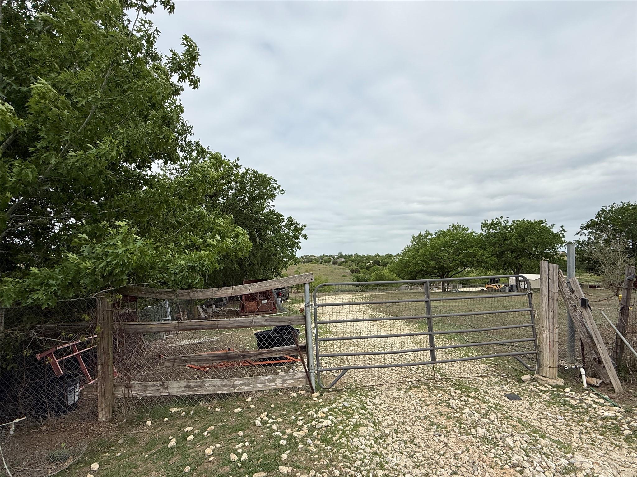 1796 County Road 139 Rd, Hutto, TX 78634