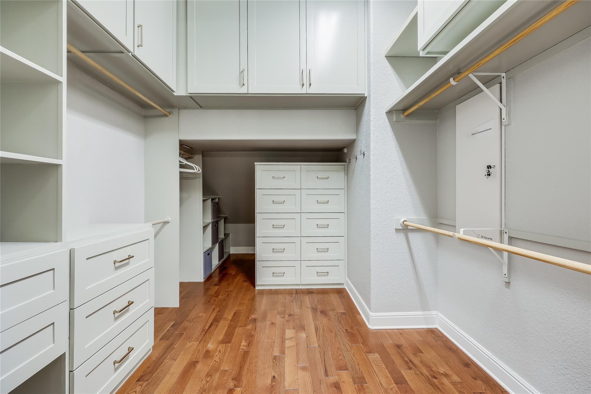 2116 Demona Dr, Austin, TX 78733