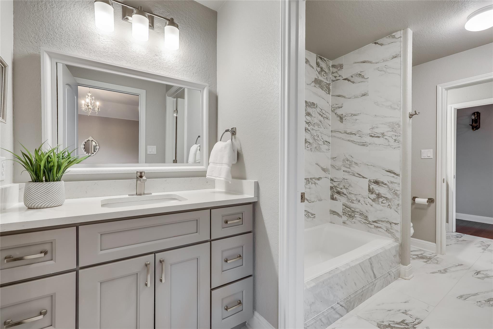 2116 Demona Dr, Austin, TX 78733