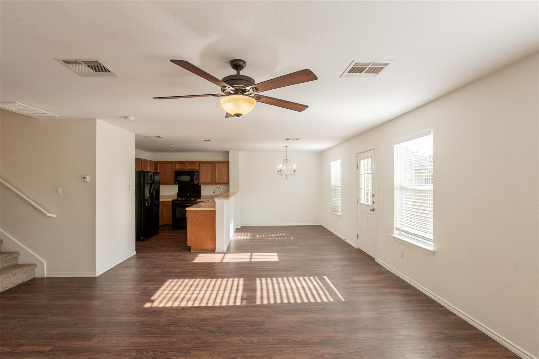 287 Quarter Ave, Buda, TX 78610