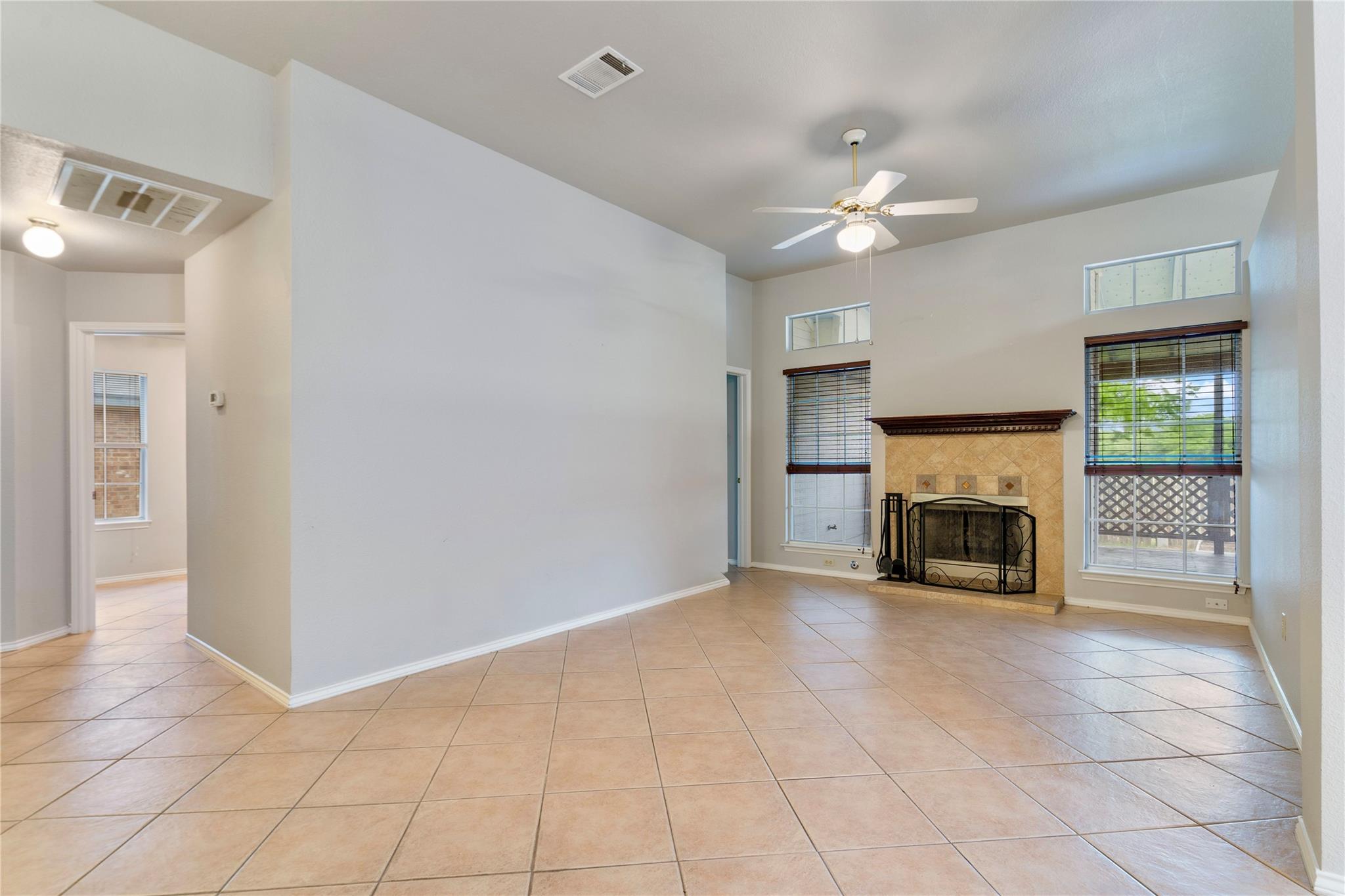 1520 Parkwood Dr, Leander, TX 78641