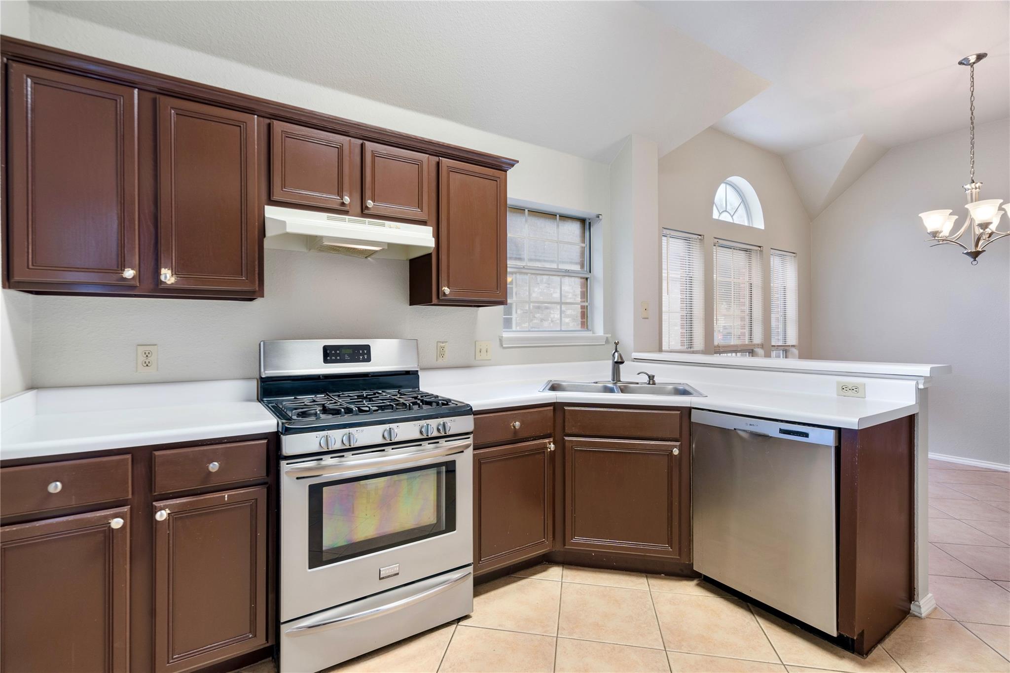 1520 Parkwood Dr, Leander, TX 78641