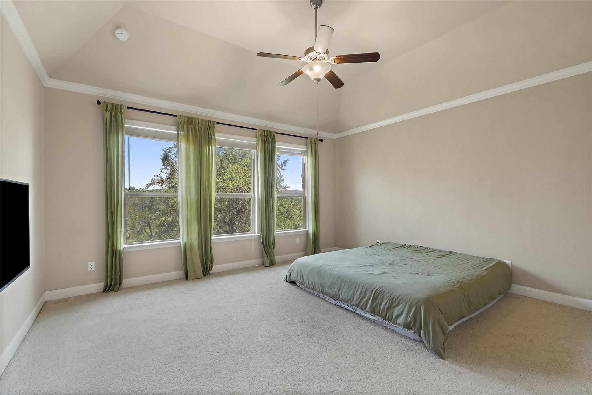 21909 Esmeralda Dr, Spicewood, TX 78669