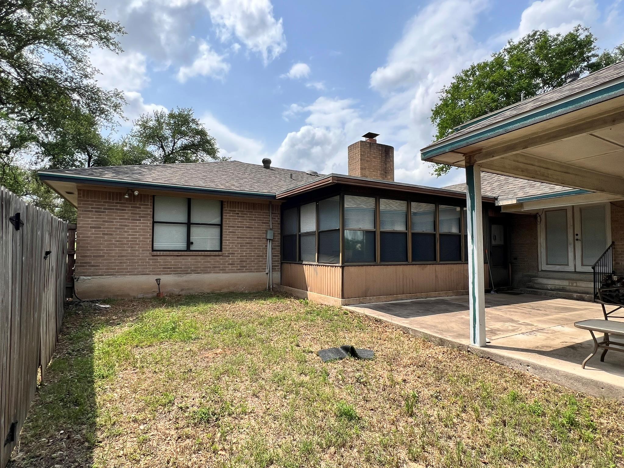 209 Oak Crest Ln, Georgetown, TX 78628