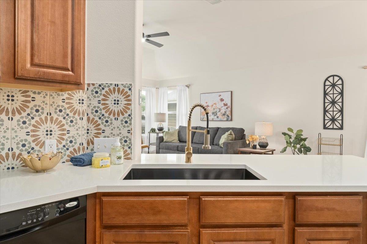 231 Skinner, Kyle, TX 78640