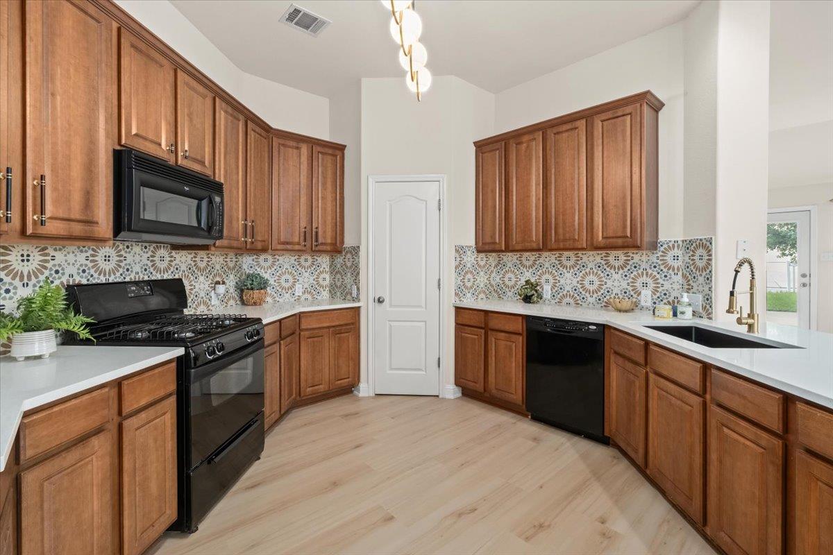 231 Skinner, Kyle, TX 78640