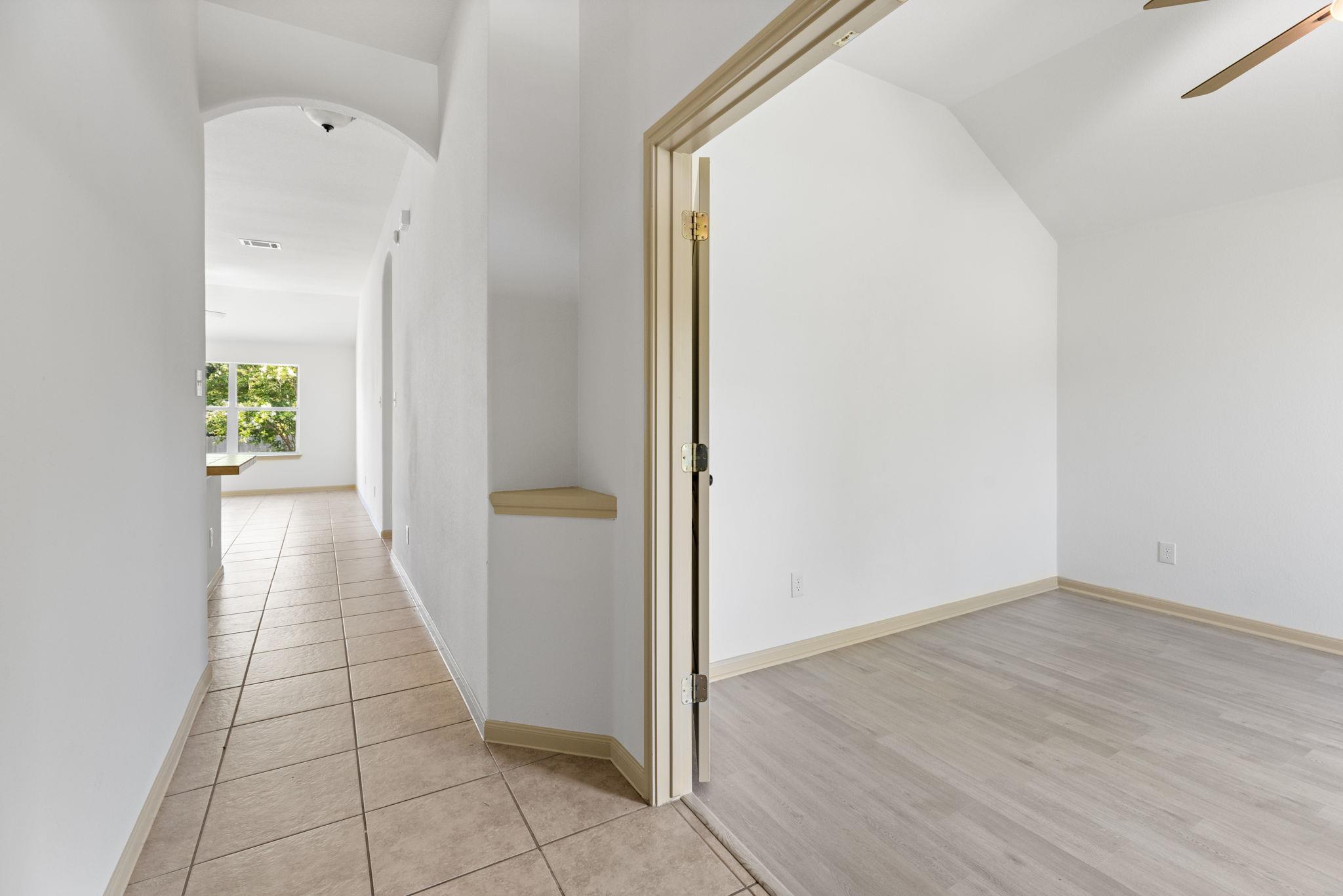 325 Swenson Dr, Hutto, TX 78634