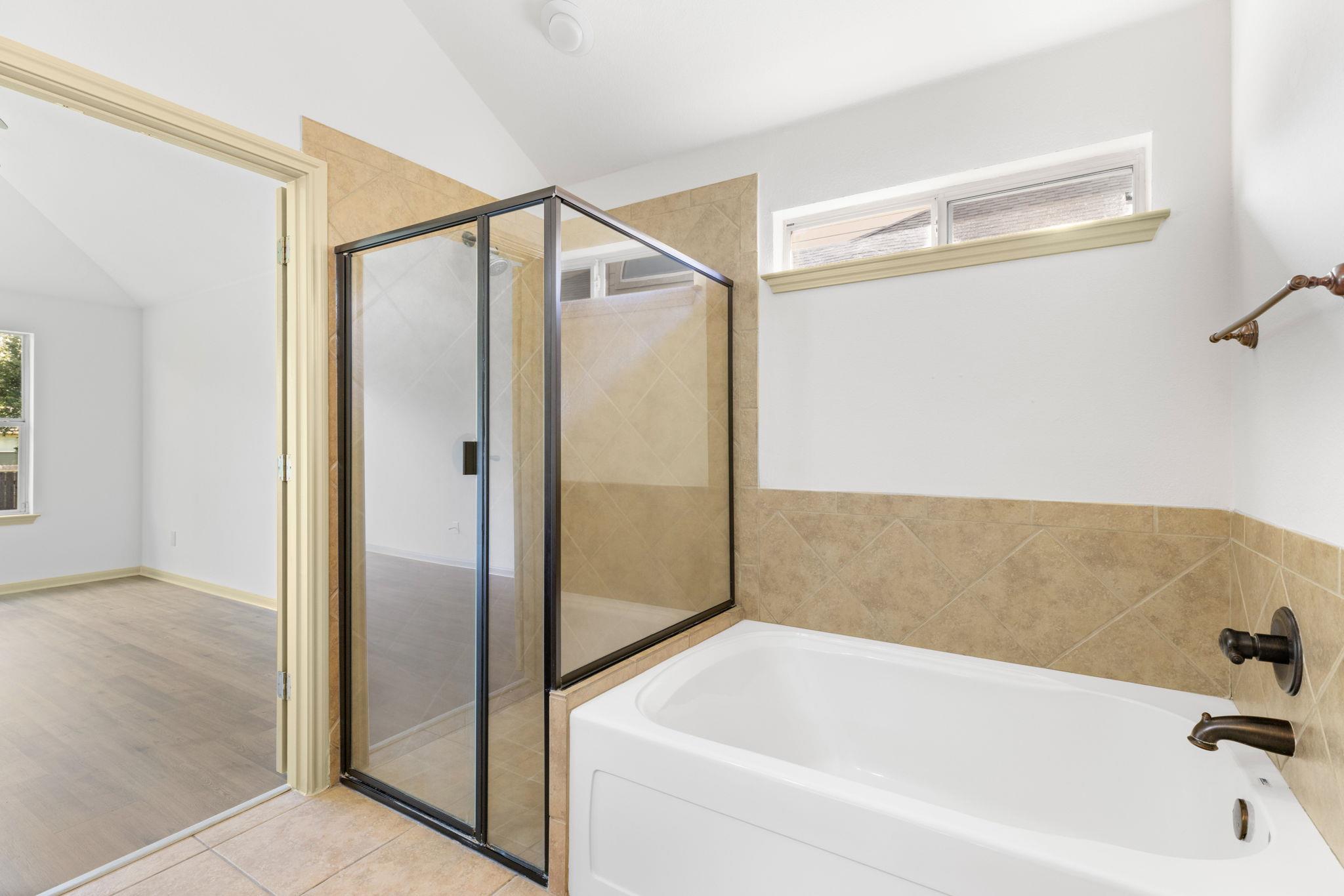 325 Swenson Dr, Hutto, TX 78634