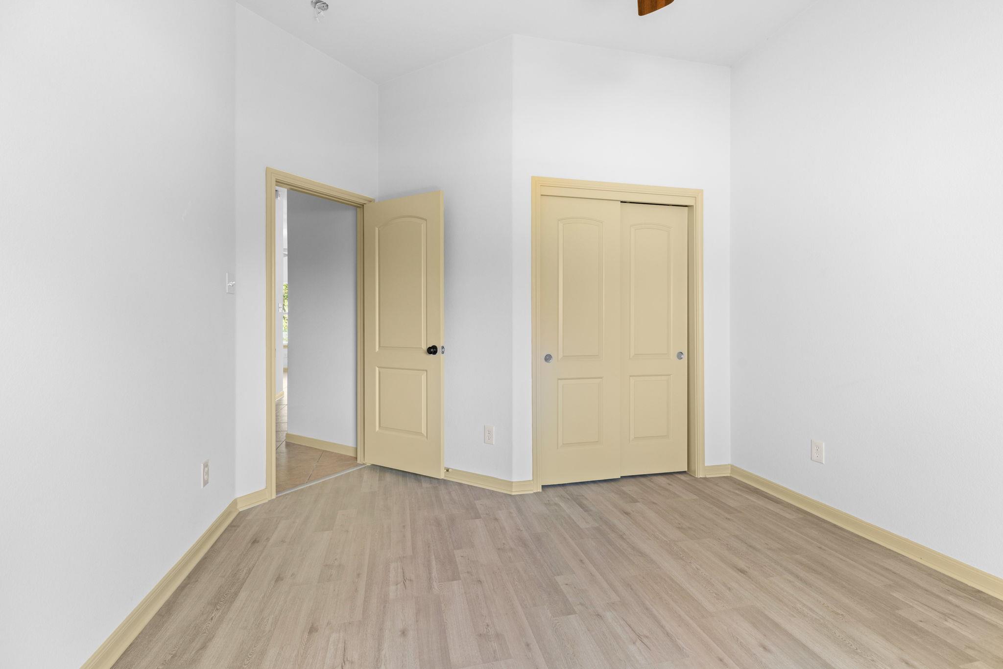 325 Swenson Dr, Hutto, TX 78634