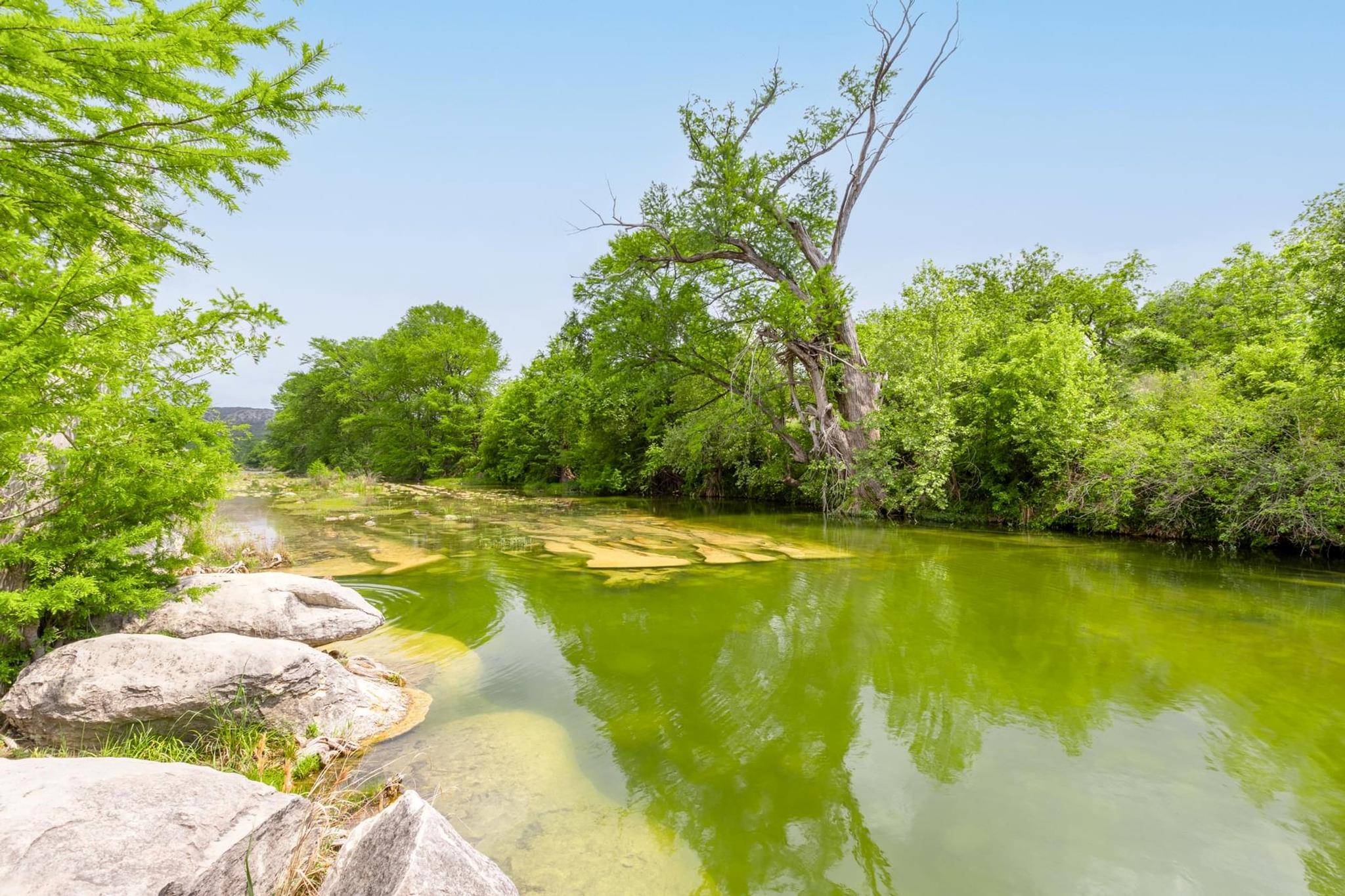 107 Edgewater Dr, Wimberley, TX 78676