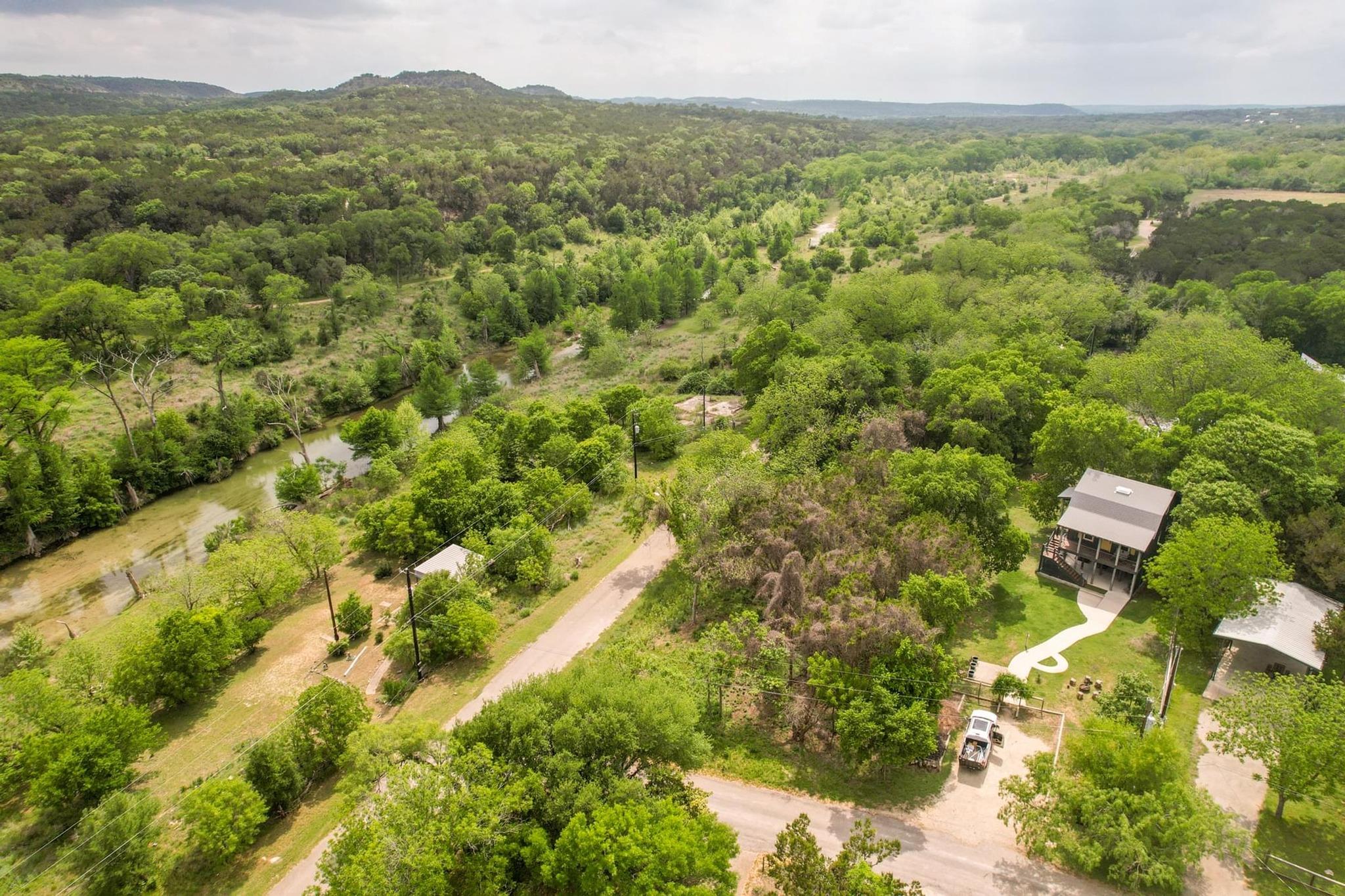 107 Edgewater Dr, Wimberley, TX 78676