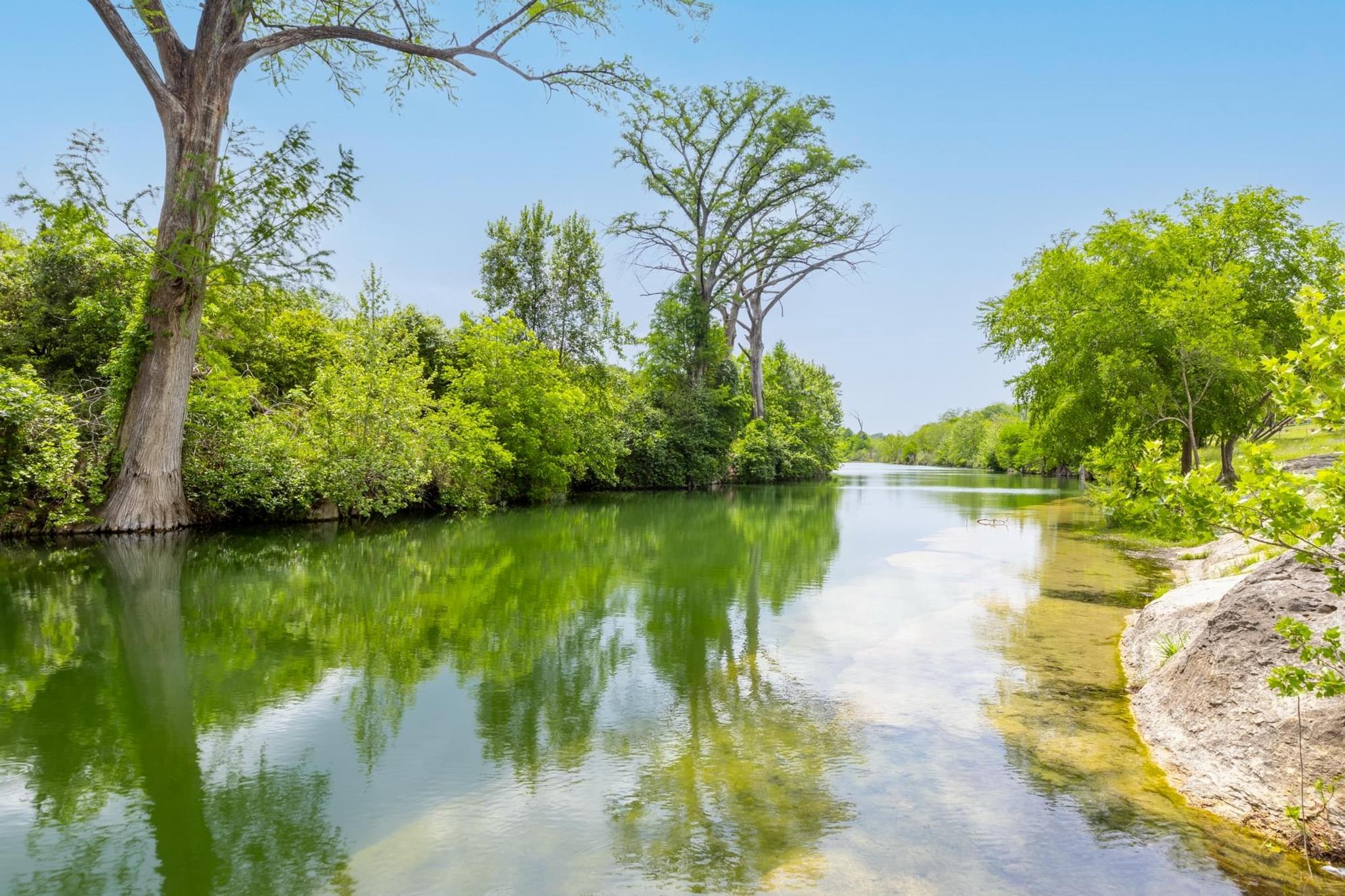 107 Edgewater Dr, Wimberley, TX 78676
