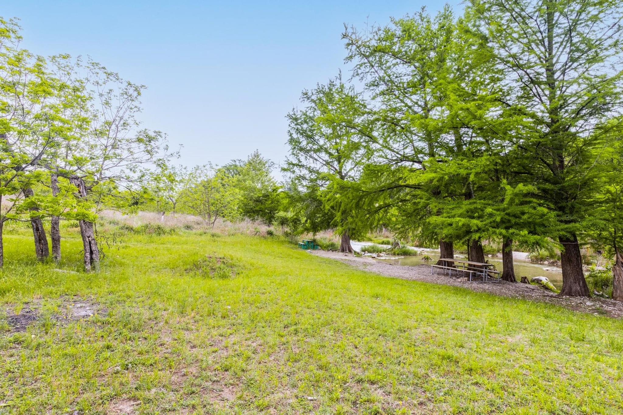 107 Edgewater Dr, Wimberley, TX 78676