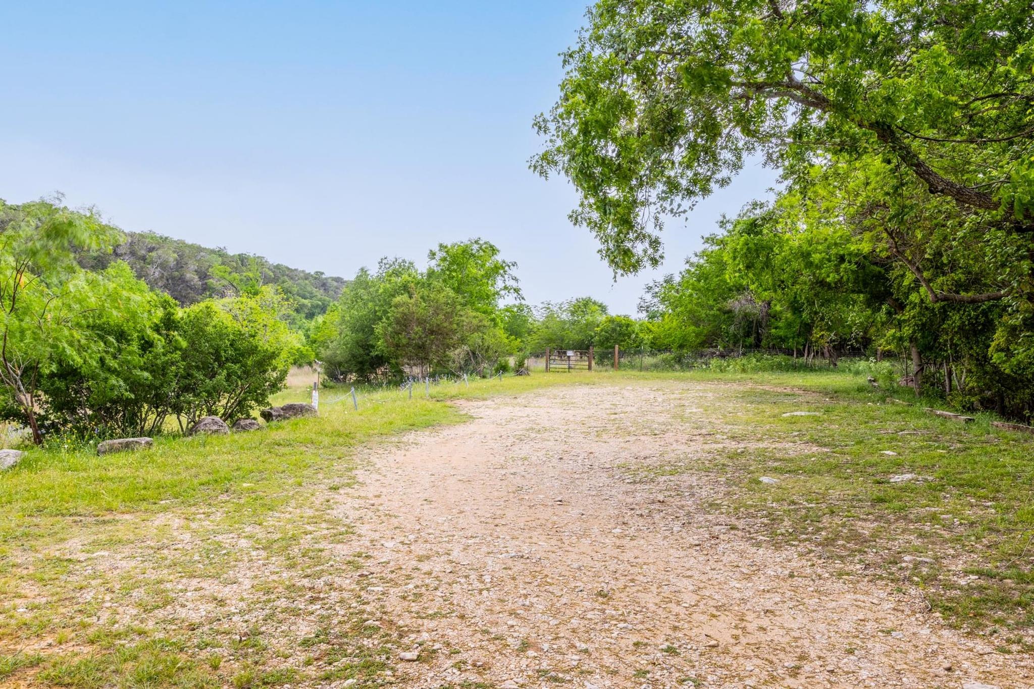 107 Edgewater Dr, Wimberley, TX 78676