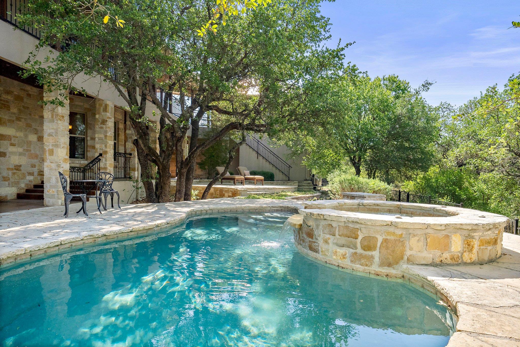 304 Hi Ridge, Horseshoe Bay, TX 78657